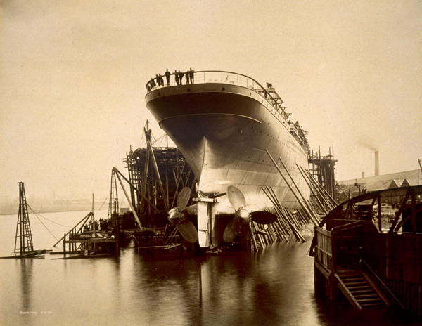 RMS Campania, 1892 (b/w photo)  van English Photographer