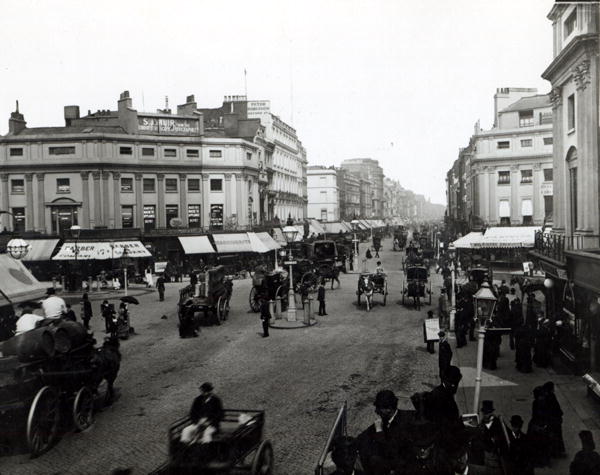 View down Oxford Street, London, c.1890 (b/w photo)  van English Photographer
