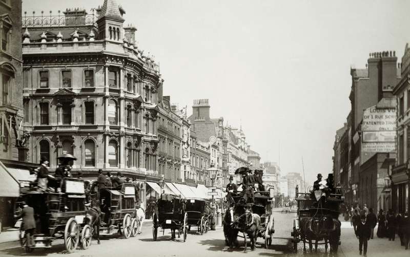 View down Oxford Street, London (b/w photo)  van English Photographer