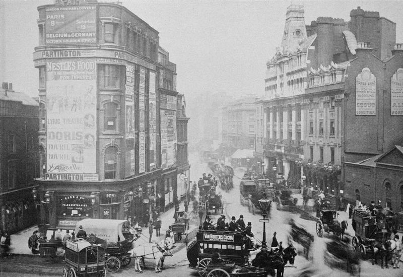 View of Tottenham Court Road, c.1885 (b/w photo)  van English Photographer