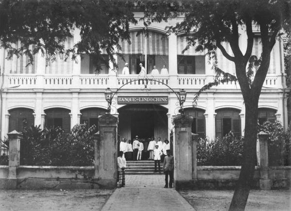 Bank of Indochina at Saigon, c.1900 (b/w photo)  van French Photographer