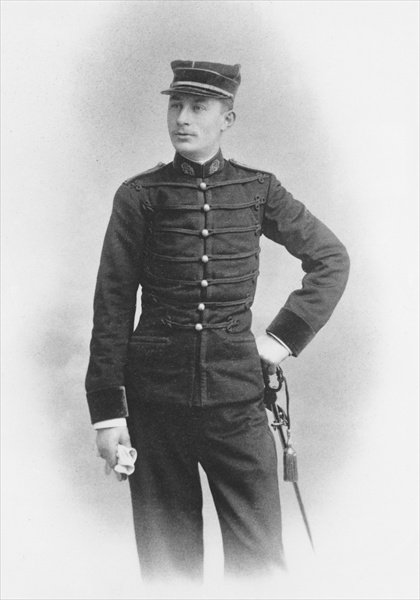 Ernest Duchesne as a Second class Major of Medicine in the Second Regiment de Hussards of Senlis, 18 van French Photographer