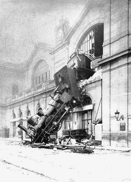 Train accident at the Gare Montparnasse in Paris on 22nd October 1895 (b/w photo)  van French Photographer