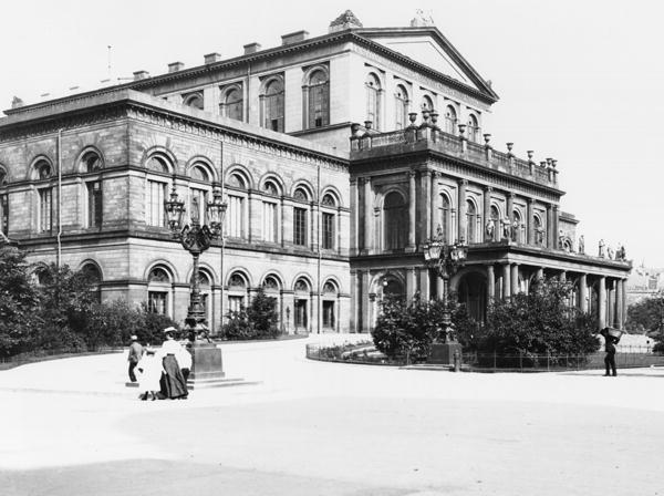 The Theatre at Hannover, c.1910 (b/w photo)  van Jousset