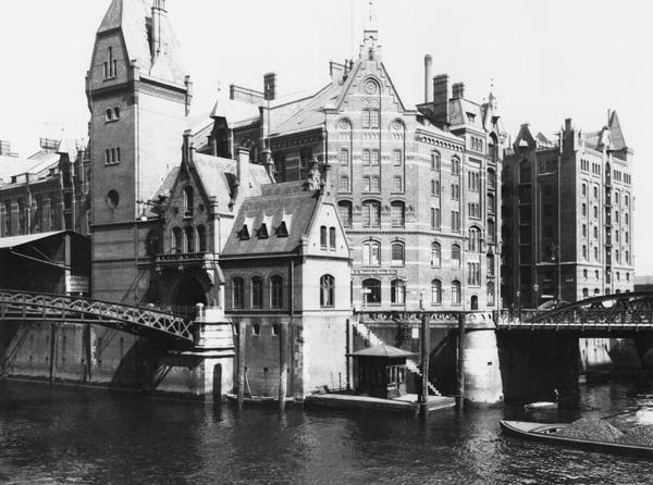 View of the Speicherstadt (warehouse city) Hamburg, c.1910 (b/w photo)  van Jousset