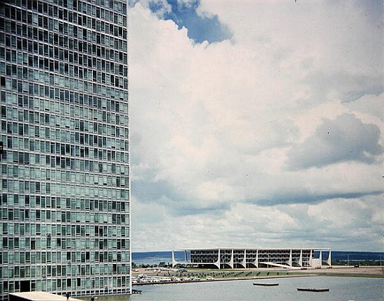 The Praca dos Tres Poderes, designed van Oscar Niemeyer