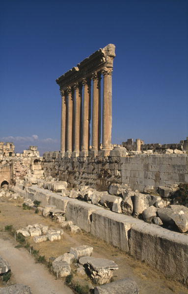 Temple of Jupiter, High Imperial Period (27 BC-395 AD) (photo)  van Roman Imperial Period (27 BC-476 AD)