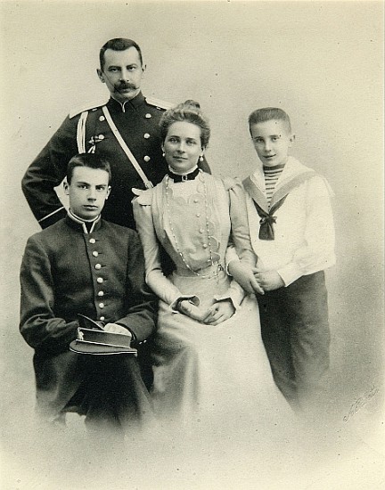 Family portrait of Princess Zenaida Yusupova, Count Felix Sumarokov-Elston and sons Nikolai and Feli van Russian Photographer