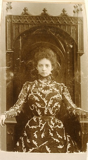 Portrait of the actress Vera Komissarzhevskaya van Russian Photographer