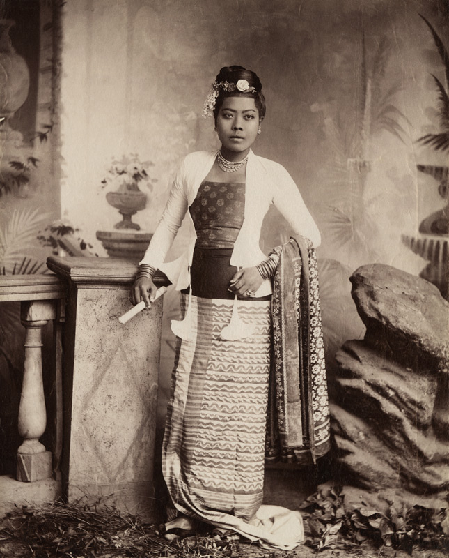 Burmese lady (albumen print) (b/w photo)  van Watts and Skeen (fl.c.1888-c.1908)