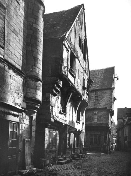 Old houses at Grand Carroi, ancient centre of the city, 15th-16th century (b/w photo)  van Adolphe Giraudon