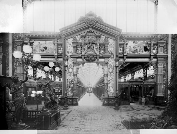 Portico of fabric at the Universal Exhibition of 1889 in Paris (b/w photo)  van Adolphe Giraudon