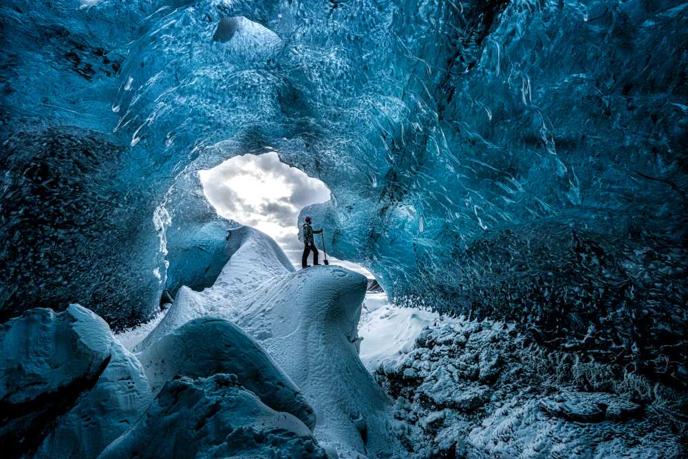 The Ice Cave van Alfred Forns