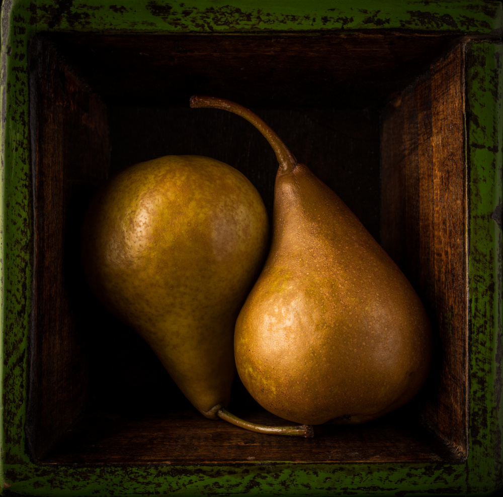 A pair of pears van Allan Li wp