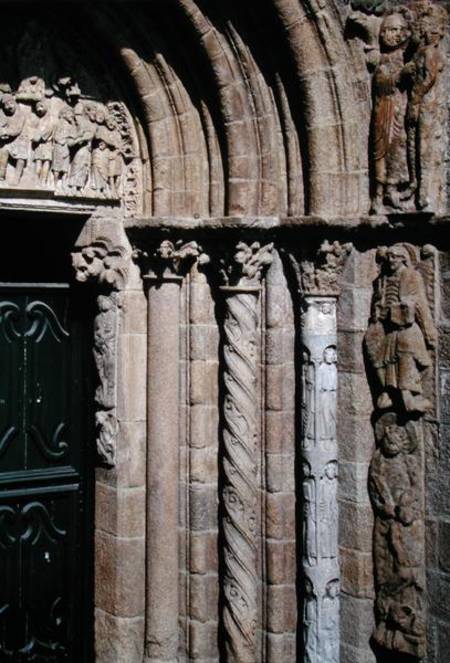 Detail of the Portico de las Platerias with images of the Epiphany and the Passion (photo) van Anonym Romanisch