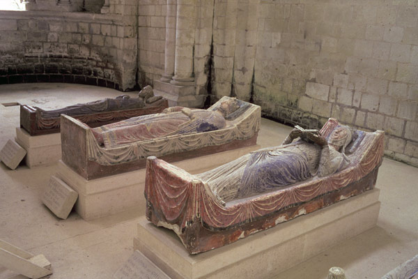 Three Plantagenet Tombs: Henry II (1133-1189) Eleanor of Aquitaine (c.1122-1204) and Richard I (1157 van Anoniem