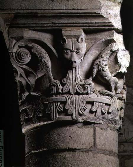 Carved column capital from the rotunda church van Anoniem