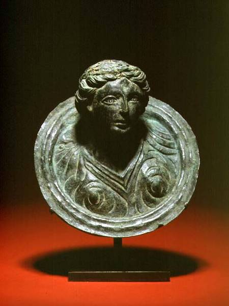 Gallo-Roman repousse applique roundel with the bust of a female van Anoniem
