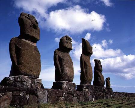 Monolithic Statues on Ahu Vai Uri (photo) van Anoniem