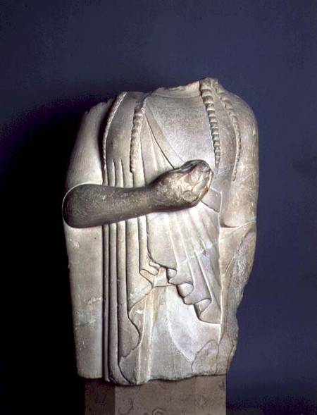 Statue of Aphrodite with a DoveGreek van Anoniem