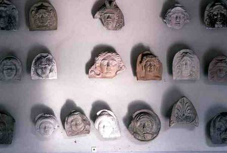 Terracotta Faces van Anoniem