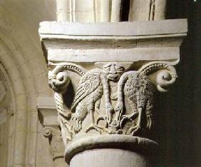 Column capital bearing symmetrically arranged dog-like beastsfrom the hemicycle choir