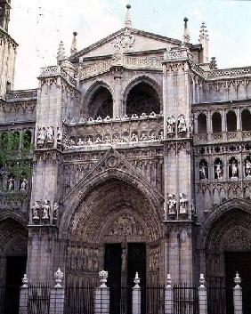 View of the West facade, detail of the three portals (LtoR) the Tower or Inferno Portal, the Portal