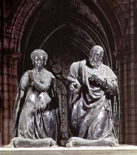 Tomb of Henri II (1519-59) and Catherine de Medici (1519-89) detail of the couple kneeling at prayer van Anoniem