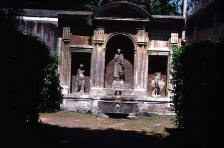 View of the gardendetail of fountain with Roman sarcophagus and statuary van Anoniem