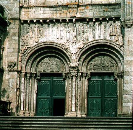 View of the south transept portal (Puerta de las Platerias) c.1100-04 (photo) (detail of 88963) van Anoniem