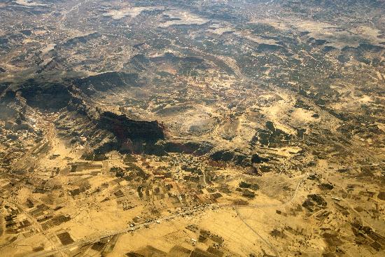 Luftaufnahme vom Jemen van Arno Burgi