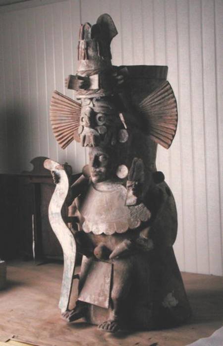 Votive Vessel with an image of Tlaloc van Aztec