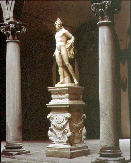 Bacchus on a base designed by Benedetto da Rovezzano (1474-1552) within the inner courtyard designed van Baccio Bandinelli