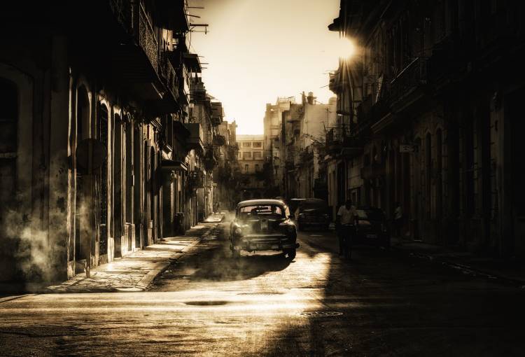 Mystic morning in Havana... van Baris Akpinar