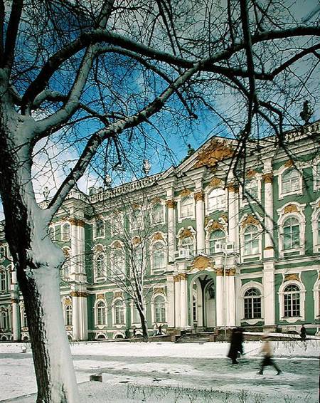 View of the South Facade of the Winter Palace, from Palace Square van Bartolomeo Franceso Rastrelli