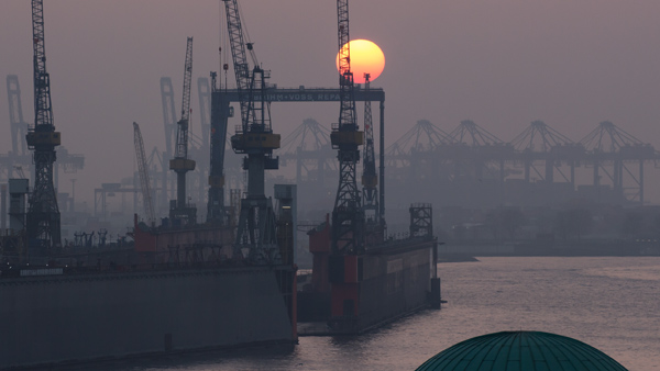 Sonnenuntergang Hafen (Hamburg) van Birge George