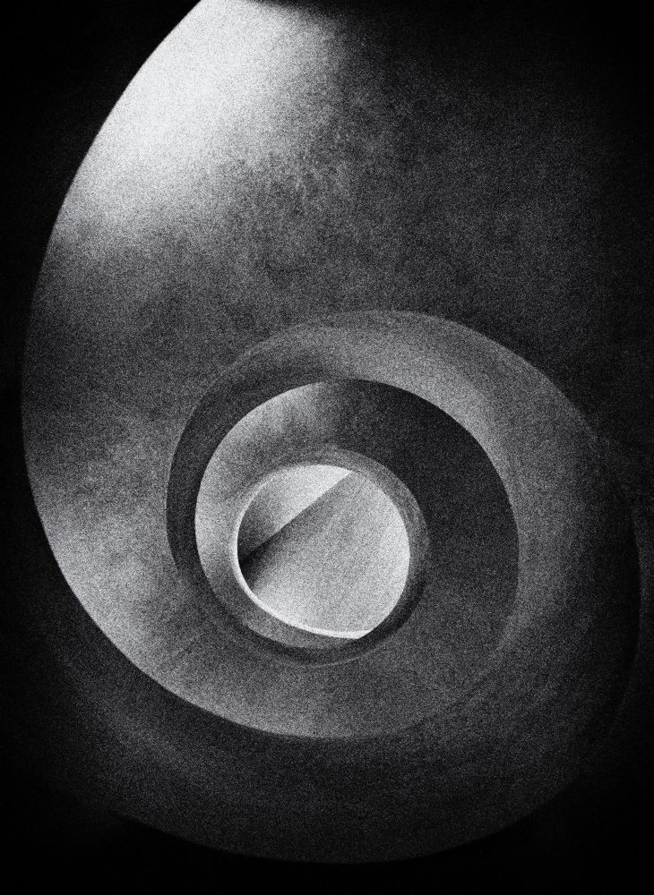 Spiral and diagonal van Burghard Nitzschmann