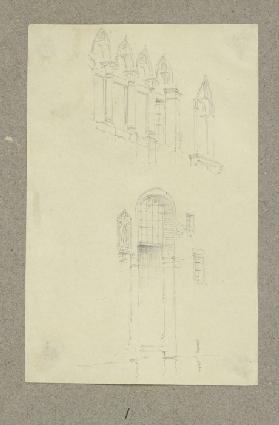 Fenster und Portal der zum Kanal gelegenen Fassade eines Palastes in Venedig