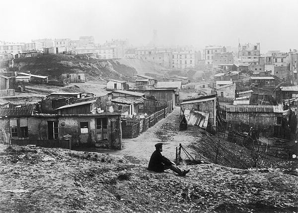 Rue Champlain, a group of huts, 1858-78 (b/w photo)  van Charles Marville