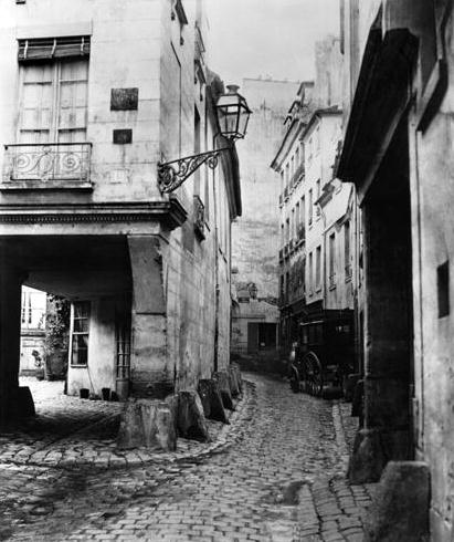 Rue Chanoinesse, from rue des Chantres, Paris, 1858-78 (b/w photo)  van Charles Marville