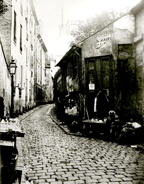 Rue du Jardinet and the cul-de-sac of Rohan, Paris, 1858-78 (b/w photo)  van Charles Marville