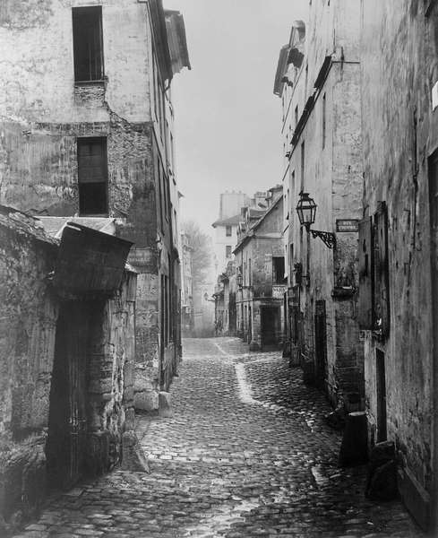Rue Traversine, from rue d''Arras, Paris, between 1858-78 (b/w photo)  van Charles Marville