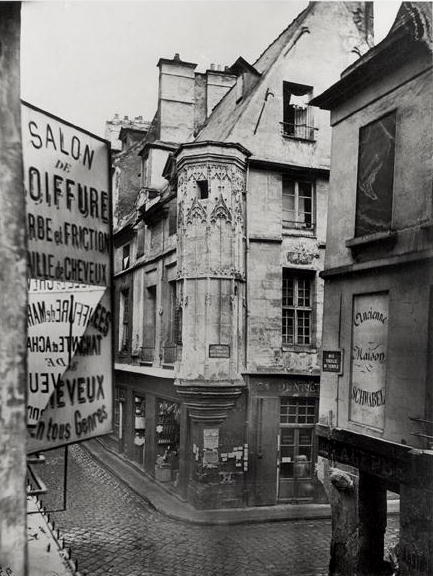 Rue Vieille-du-Temple, Paris, 1858-78 (b/w photo)  van Charles Marville