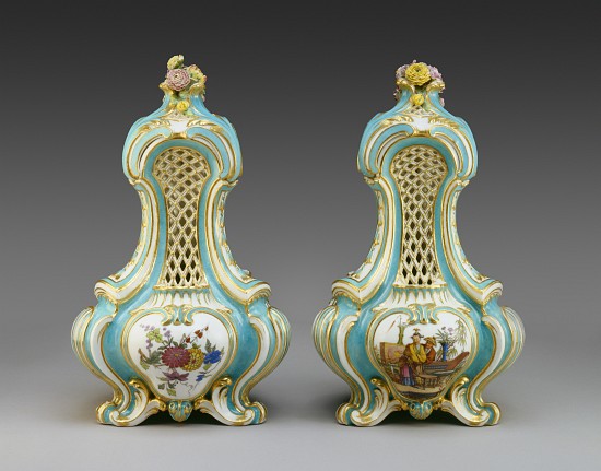 Pair of Triangular Pot-pourri Vases van Charles Nicolas Dodin