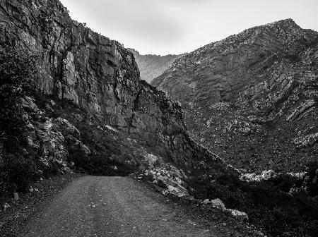 Black and White Mountain Trail