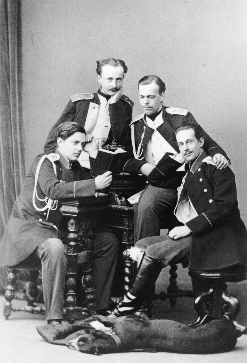 Grand Duke Alexander with brother Vladimir and cousins Nicholas Maximilianovich and Sergei Maximilia van Dimitrij Grigorjewitsch Lewizkij