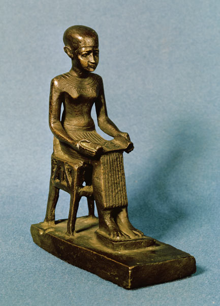 Seated statue of Imhotep (fl.c.2980 BC) holding an open papyrus scroll, Late Period van Egyptian