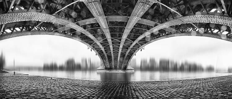 Under The Iron Bridge van EM-Photographies