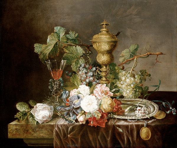 Blumenstillleben mit einem silbervergoldeten Pokal van Emily Coppin Stannard