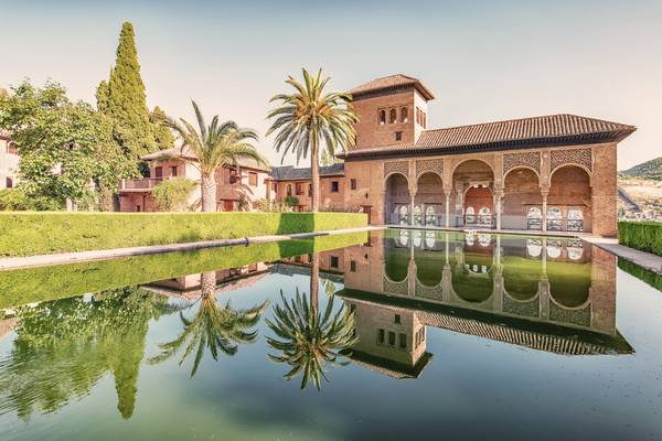 Alhambra Reflection van emmanuel charlat